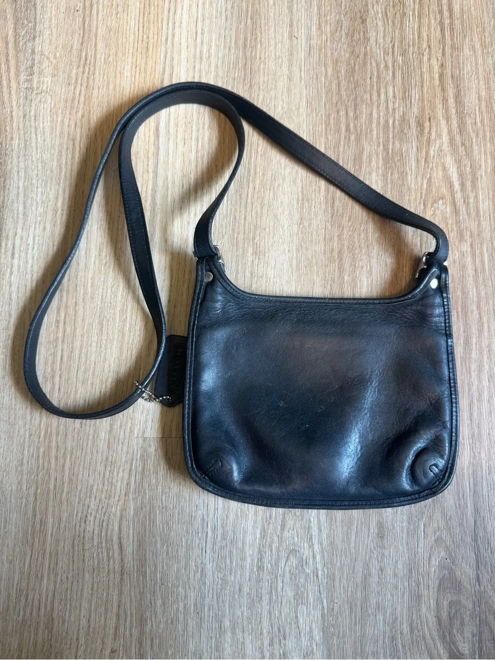 Vintage Coach small Hippie flap bag Black leather 9132 Costa Rica Nov 2001